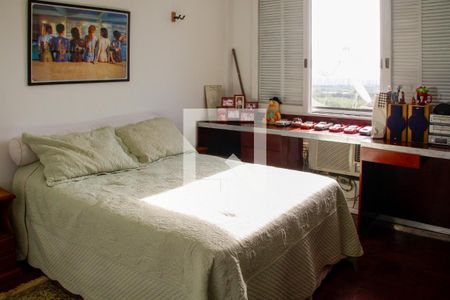 Casa de condomínio à venda com 3590m², 4 quartos e 6 vagas Casa de condomínio à venda com 3590m², 4 quartos e 6 vagasQuarto 3