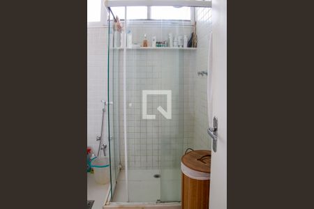 Casa de condomínio à venda com 3590m², 4 quartos e 6 vagas Casa de condomínio à venda com 3590m², 4 quartos e 6 vagasBanheiro Quarto 2