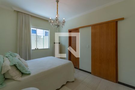 Casa à venda com 200m², 3 quartos e 4 vagasSuíte