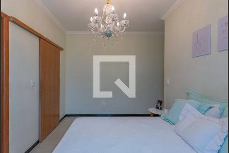 Casa à venda com 200m², 3 quartos e 4 vagasSuíte