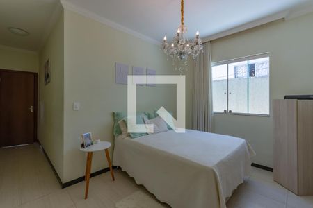 Casa à venda com 200m², 3 quartos e 4 vagasSuíte