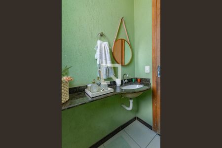 Casa à venda com 200m², 3 quartos e 4 vagasLavabo