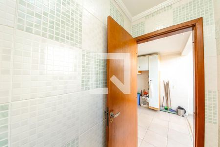 Casa à venda com 287m², 6 quartos e 3 vagas Casa à venda com 287m², 6 quartos e 3 vagasBanheiro de serviço