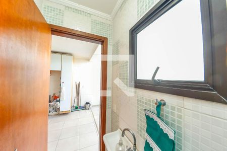 Casa à venda com 287m², 6 quartos e 3 vagas Casa à venda com 287m², 6 quartos e 3 vagasBanheiro de serviço