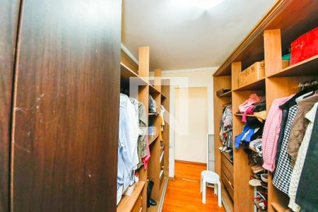 Casa à venda com 287m², 6 quartos e 3 vagas Casa à venda com 287m², 6 quartos e 3 vagasCloset Suíte 2