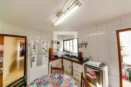 Casa à venda com 287m², 6 quartos e 3 vagas Casa à venda com 287m², 6 quartos e 3 vagasCozinha