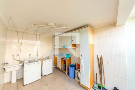 Casa à venda com 287m², 6 quartos e 3 vagas Casa à venda com 287m², 6 quartos e 3 vagasÁrea de Serviço 2