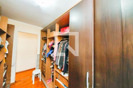 Casa à venda com 287m², 6 quartos e 3 vagas Casa à venda com 287m², 6 quartos e 3 vagasCloset Suíte 2