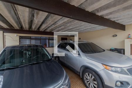 Casa à venda com 500m², 2 quartos e 3 vagas Casa à venda com 500m², 2 quartos e 3 vagasGaragem