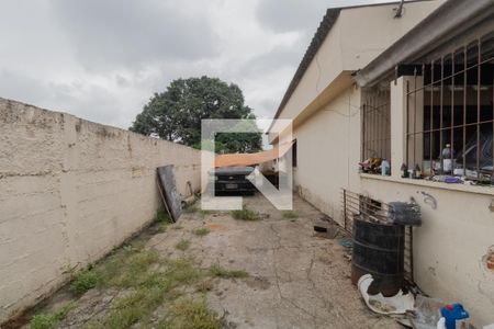 Casa à venda com 500m², 2 quartos e 3 vagas Casa à venda com 500m², 2 quartos e 3 vagasQuintal