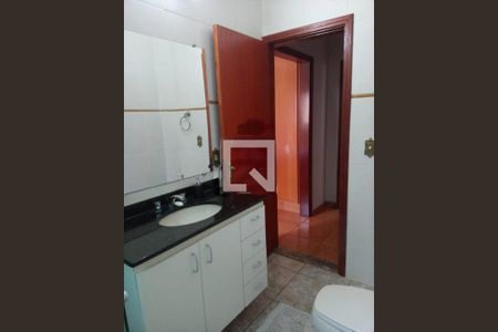 Casa à venda com 217m², 3 quartos e 4 vagas