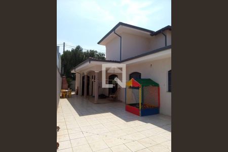 Casa à venda com 217m², 3 quartos e 4 vagas