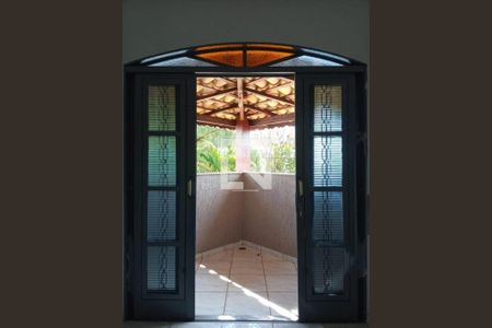 Casa à venda com 217m², 3 quartos e 4 vagas