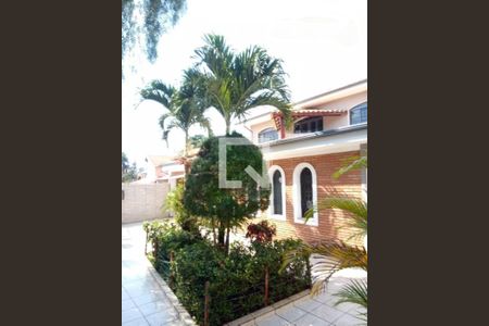 Casa à venda com 217m², 3 quartos e 4 vagas