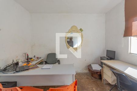 Casa à venda com 360m², 4 quartos e 2 vagasEscritório