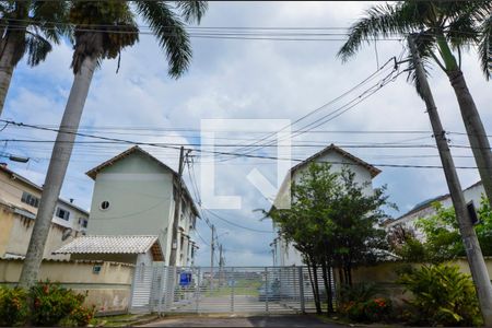 Casa de condomínio à venda com 178m², 5 quartos e 1 vaga Casa de condomínio à venda com 178m², 5 quartos e 1 vagaFachada