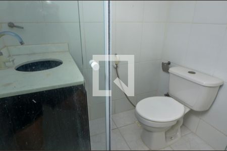 Casa de condomínio à venda com 178m², 5 quartos e 1 vaga Casa de condomínio à venda com 178m², 5 quartos e 1 vagaBanheiro