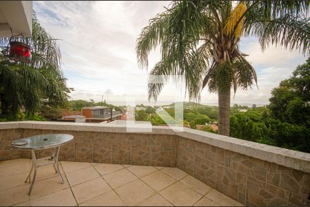 Casa à venda com 430m², 4 quartos e 4 vagas Casa à venda com 430m², 4 quartos e 4 vagasVaranda da Sala