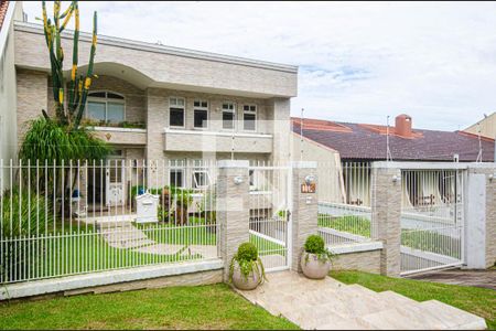 Casa à venda com 430m², 4 quartos e 4 vagas Casa à venda com 430m², 4 quartos e 4 vagasFachada