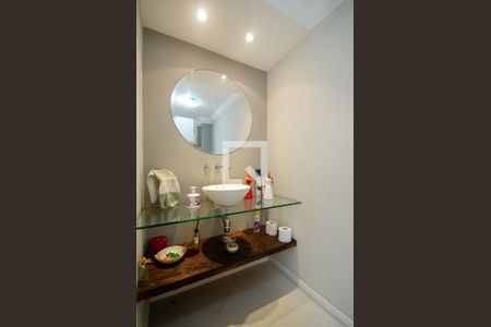 Casa à venda com 430m², 4 quartos e 4 vagas Casa à venda com 430m², 4 quartos e 4 vagasLavabo