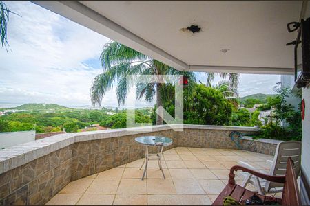 Casa à venda com 430m², 4 quartos e 4 vagas Casa à venda com 430m², 4 quartos e 4 vagasVaranda da Sala