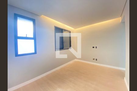 Casa à venda com 225m², 3 quartos e 4 vagas Casa à venda com 225m², 3 quartos e 4 vagasSuíte