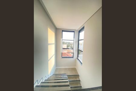 Casa à venda com 225m², 3 quartos e 4 vagas Casa à venda com 225m², 3 quartos e 4 vagasCorredor