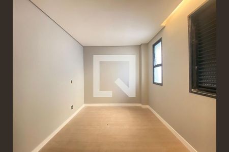 Casa à venda com 225m², 3 quartos e 4 vagas Casa à venda com 225m², 3 quartos e 4 vagasSuíte