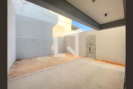 Casa à venda com 225m², 3 quartos e 4 vagas Casa à venda com 225m², 3 quartos e 4 vagasÁrea Externa
