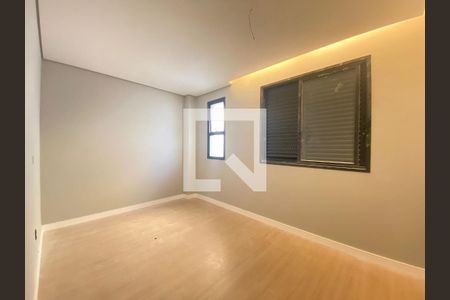 Casa à venda com 225m², 3 quartos e 4 vagas Casa à venda com 225m², 3 quartos e 4 vagasSuíte
