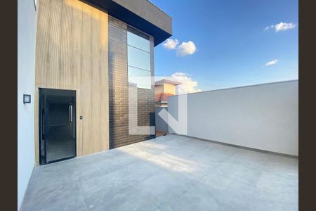 Casa à venda com 225m², 3 quartos e 4 vagas Casa à venda com 225m², 3 quartos e 4 vagasÁrea Externa