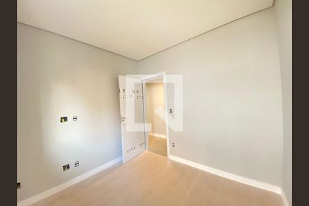 Casa à venda com 225m², 3 quartos e 4 vagas Casa à venda com 225m², 3 quartos e 4 vagasQuarto 1