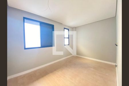 Casa à venda com 225m², 3 quartos e 4 vagas Casa à venda com 225m², 3 quartos e 4 vagasQuarto 2