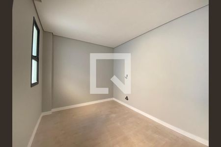 Casa à venda com 225m², 3 quartos e 4 vagas Casa à venda com 225m², 3 quartos e 4 vagasQuarto 2