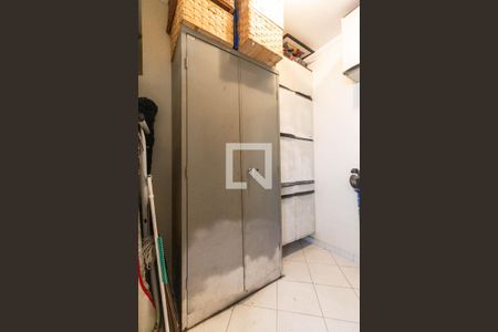 Apartamento à venda com 230m², 3 quartos e 3 vagas Apartamento à venda com 230m², 3 quartos e 3 vagasQuarto de serviço