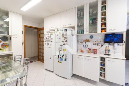 Apartamento à venda com 230m², 3 quartos e 3 vagas Apartamento à venda com 230m², 3 quartos e 3 vagasCozinha