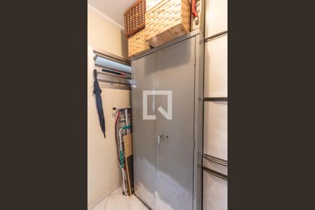 Apartamento à venda com 230m², 3 quartos e 3 vagas Apartamento à venda com 230m², 3 quartos e 3 vagasQuarto de serviço