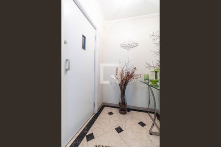 Apartamento à venda com 230m², 3 quartos e 3 vagas Apartamento à venda com 230m², 3 quartos e 3 vagasHall social