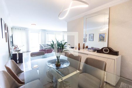 Apartamento à venda com 230m², 3 quartos e 3 vagas Apartamento à venda com 230m², 3 quartos e 3 vagasSala de jantar