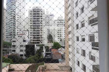 Apartamento à venda com 230m², 3 quartos e 3 vagas Apartamento à venda com 230m², 3 quartos e 3 vagasVista