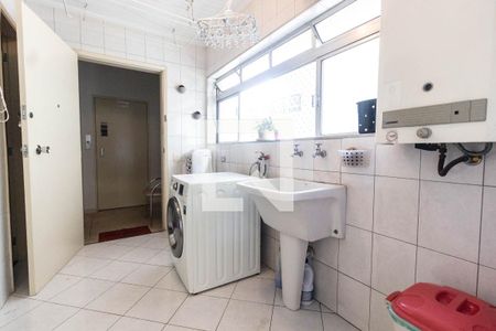 Apartamento à venda com 230m², 3 quartos e 3 vagas Apartamento à venda com 230m², 3 quartos e 3 vagasÁrea de serviço