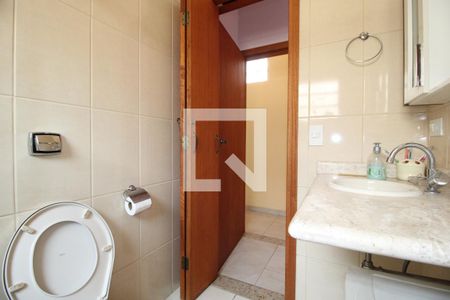 Casa à venda com 225m², 4 quartos e 2 vagasBanheiro do Quarto 2 - Suíte