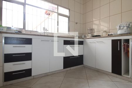 Casa à venda com 225m², 4 quartos e 2 vagasCozinha