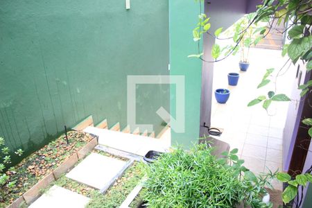 Casa à venda com 157m², 3 quartos e 4 vagasQuiontal lateral/Acesso ao imóvel