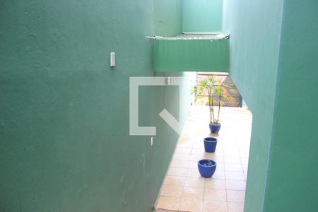 Casa à venda com 157m², 3 quartos e 4 vagasQuiontal lateral/Acesso ao imóvel