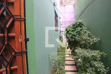 Casa à venda com 157m², 3 quartos e 4 vagasQuiontal lateral/Acesso ao imóvel