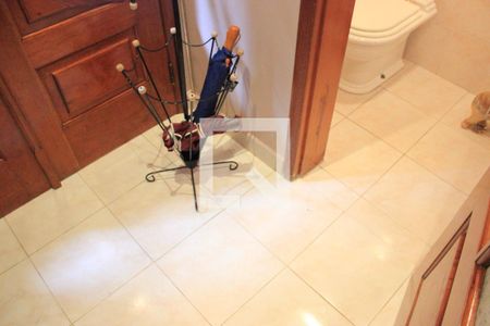 Casa à venda com 157m², 3 quartos e 4 vagasEnttrada de acesso à cozinha e lavabo