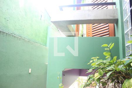 Casa à venda com 157m², 3 quartos e 4 vagasQuiontal lateral/Acesso ao imóvel