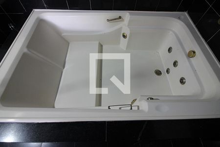 Casa à venda com 344m², 4 quartos e 6 vagasQuarto 1 - Suíte Banheiro 