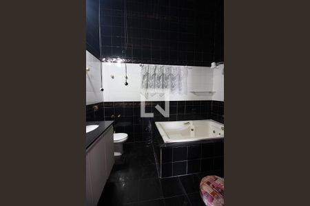 Casa à venda com 344m², 4 quartos e 6 vagasQuarto 1 - Suíte Banheiro 